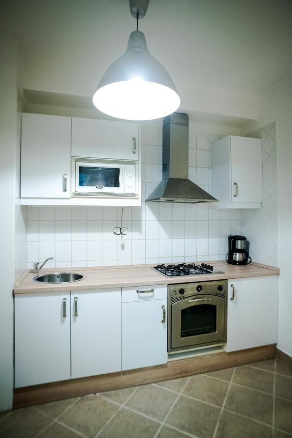 Apartment At The Deak Ferenc Ter Budapest Ngoại thất bức ảnh