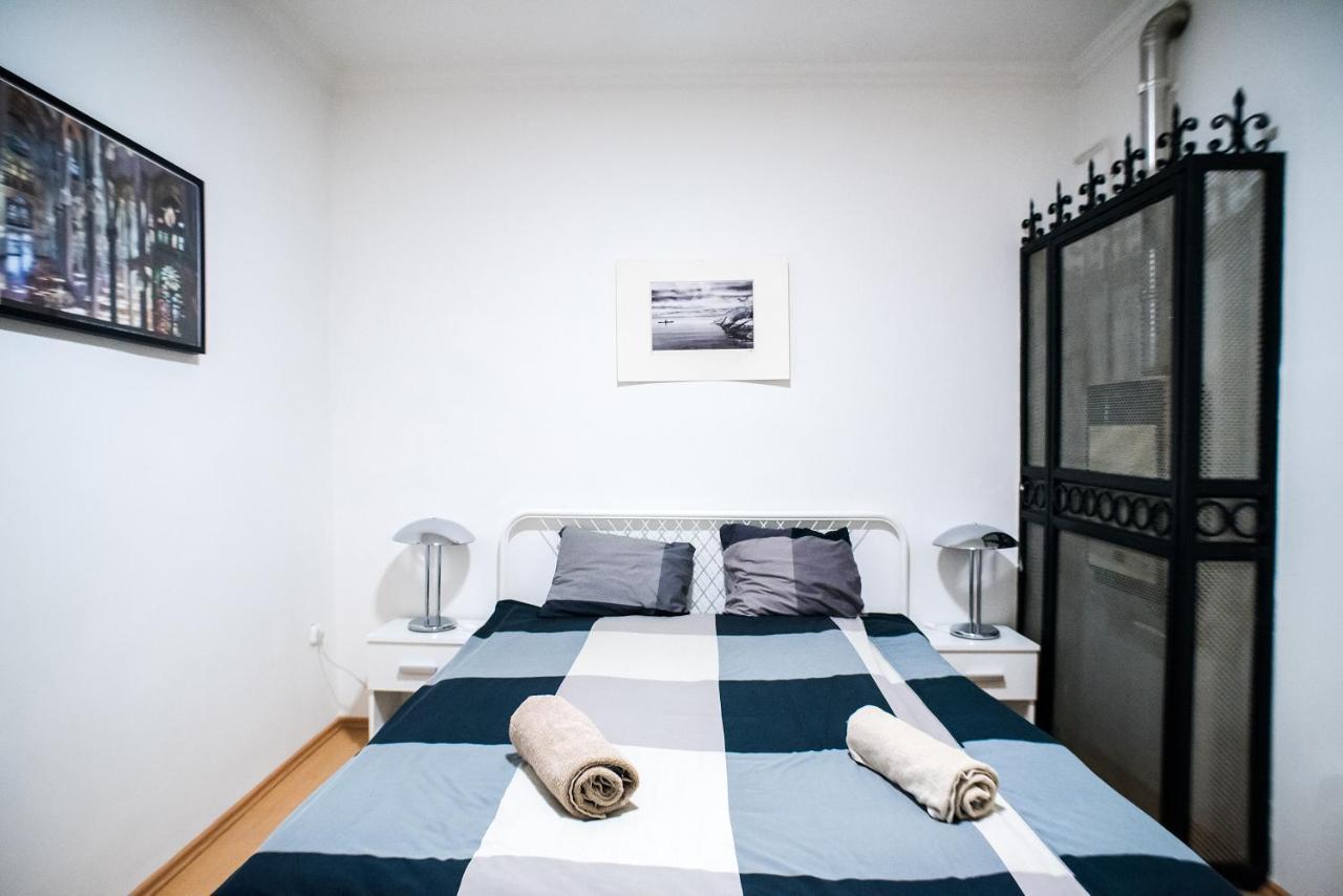 Apartment At The Deak Ferenc Ter Budapest Ngoại thất bức ảnh