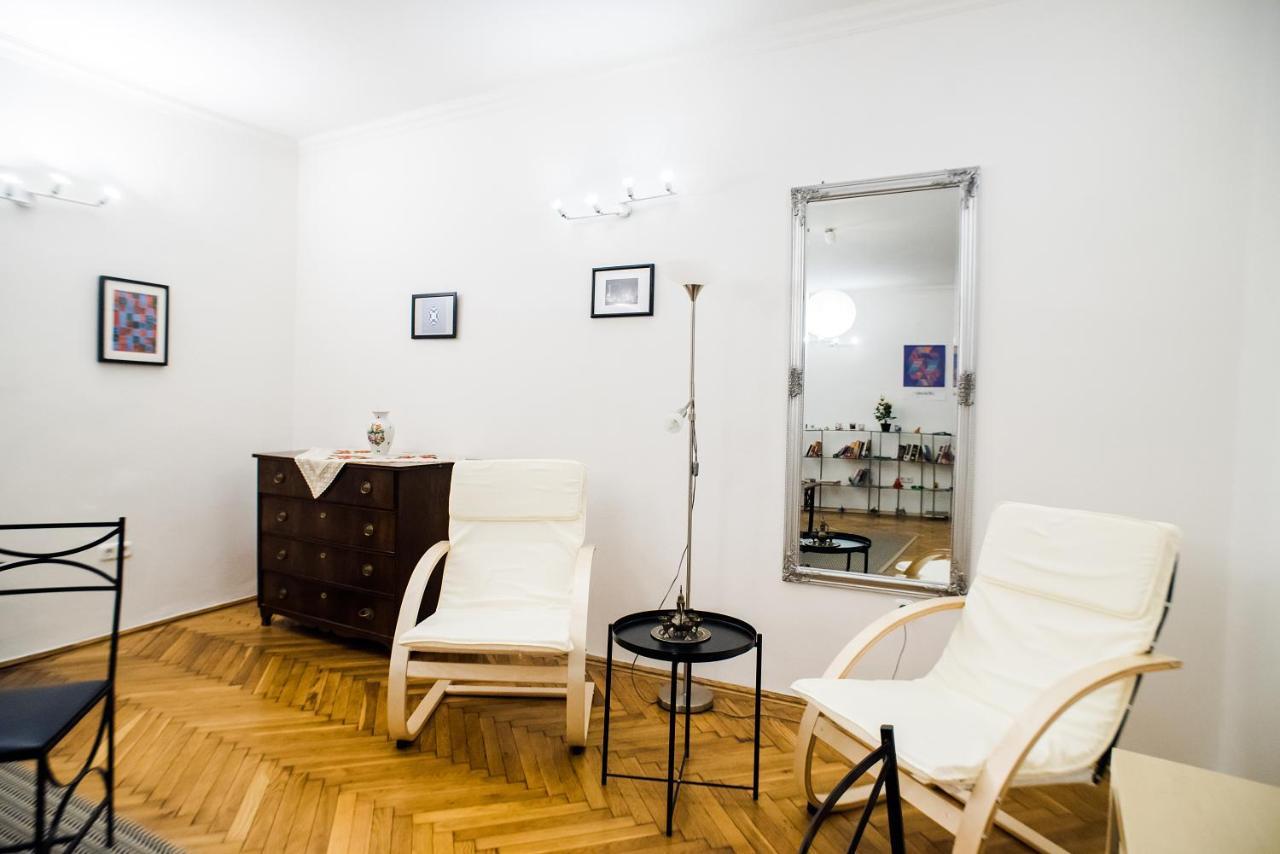 Apartment At The Deak Ferenc Ter Budapest Ngoại thất bức ảnh