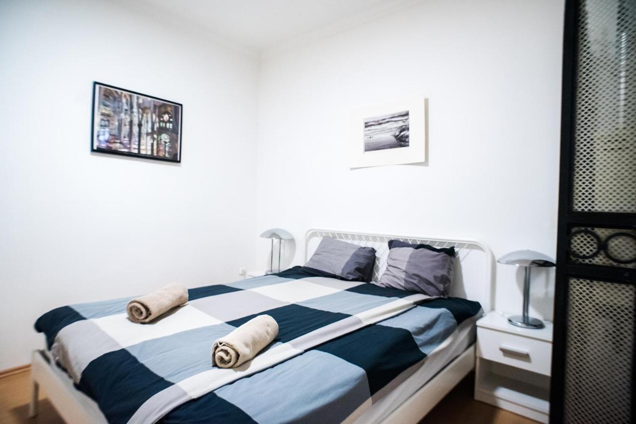 Apartment At The Deak Ferenc Ter Budapest Ngoại thất bức ảnh